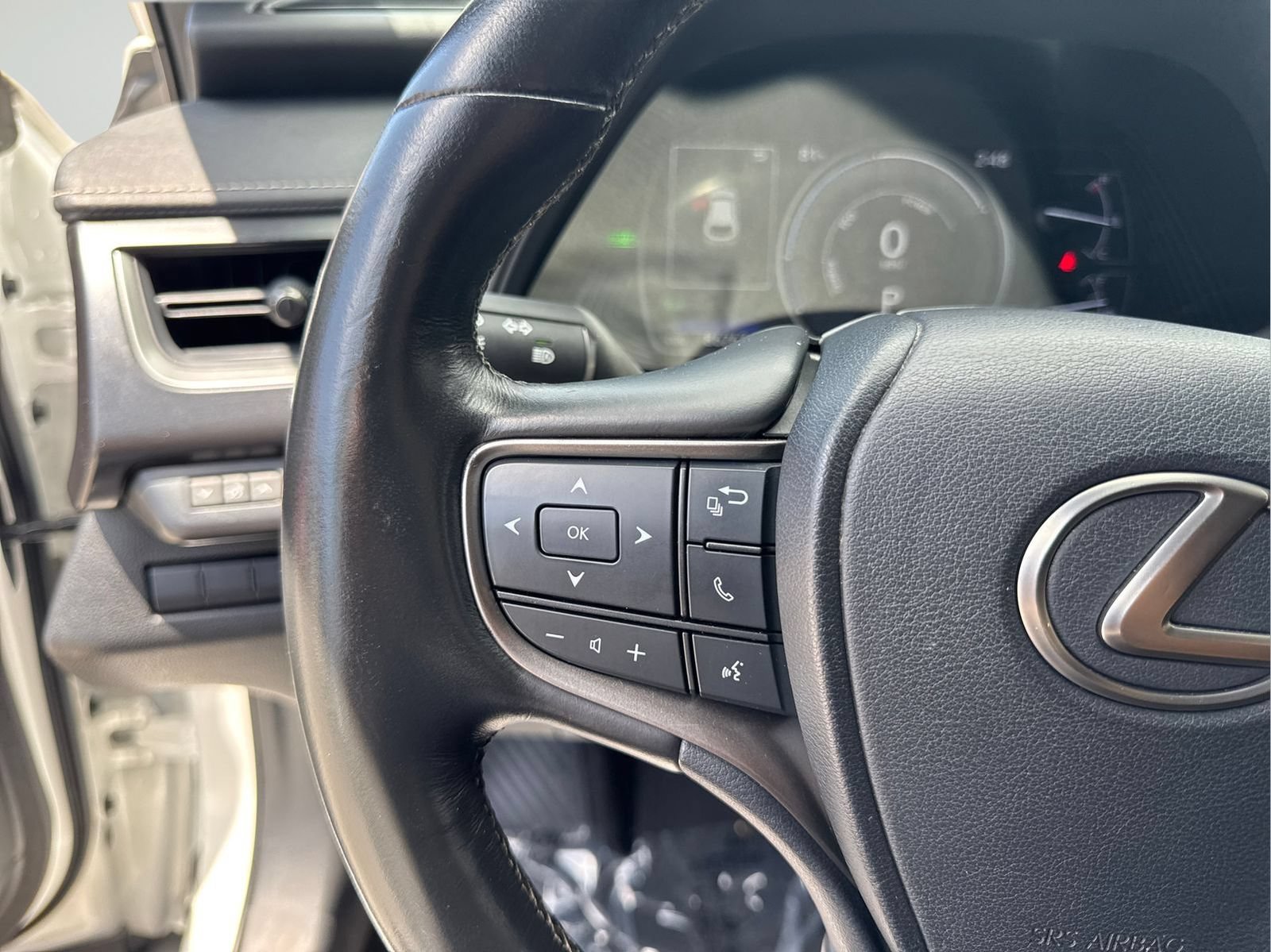 Used 2020 Lexus UX 250h w/ Premium Package AWD/4WD image 19
