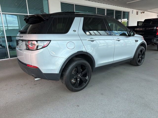 Used 2016 Land Rover Discovery Sport SE AWD/4WD image 17