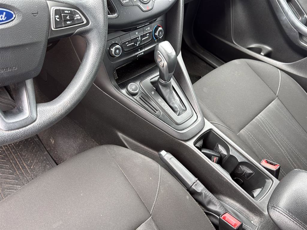 Used 2015 Ford Focus SE FWD image 15