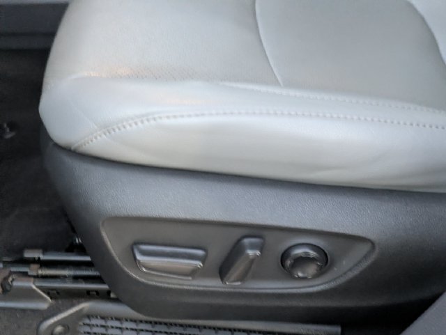 Used 2024 Toyota Sienna Limited FWD image 23