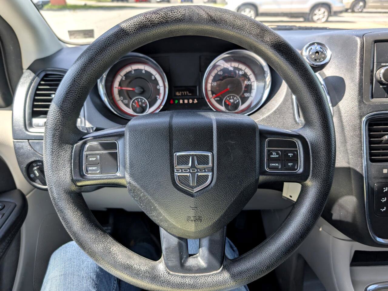Used 2015 Dodge Grand Caravan SXT image 16