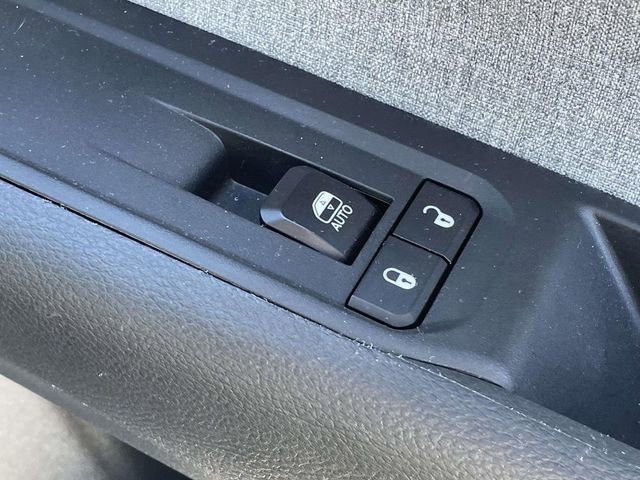 Used 2023 Jeep Compass Sport image 17