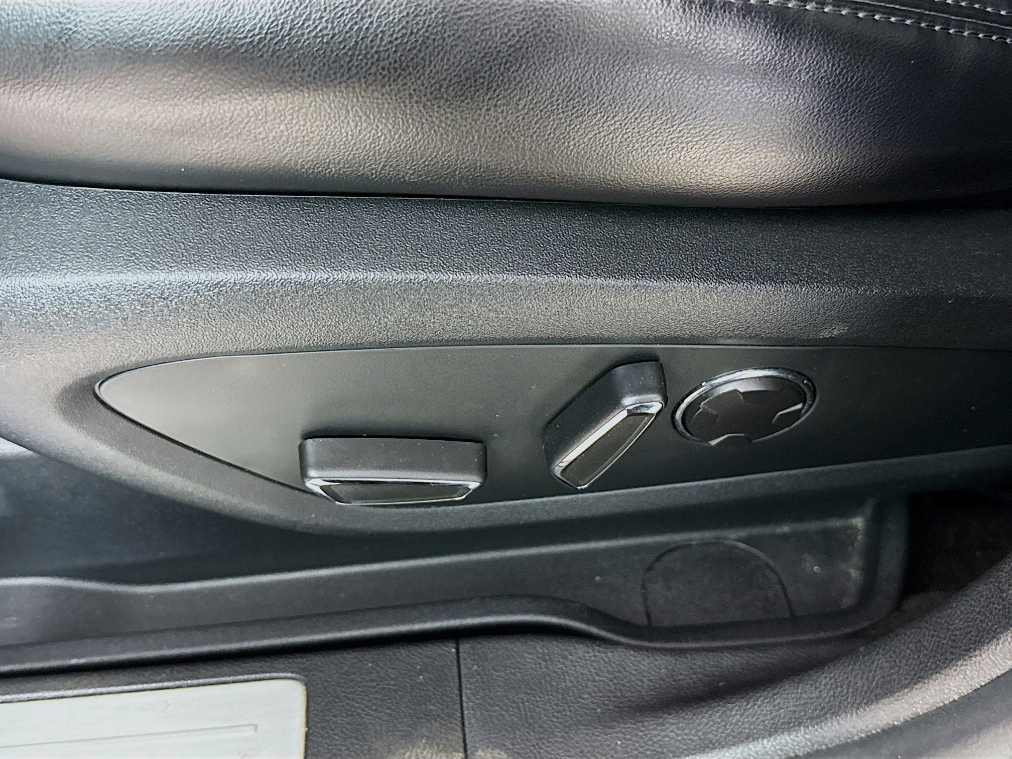 Used 2019 Lincoln MKC Select w/ Select Plus Package image 24