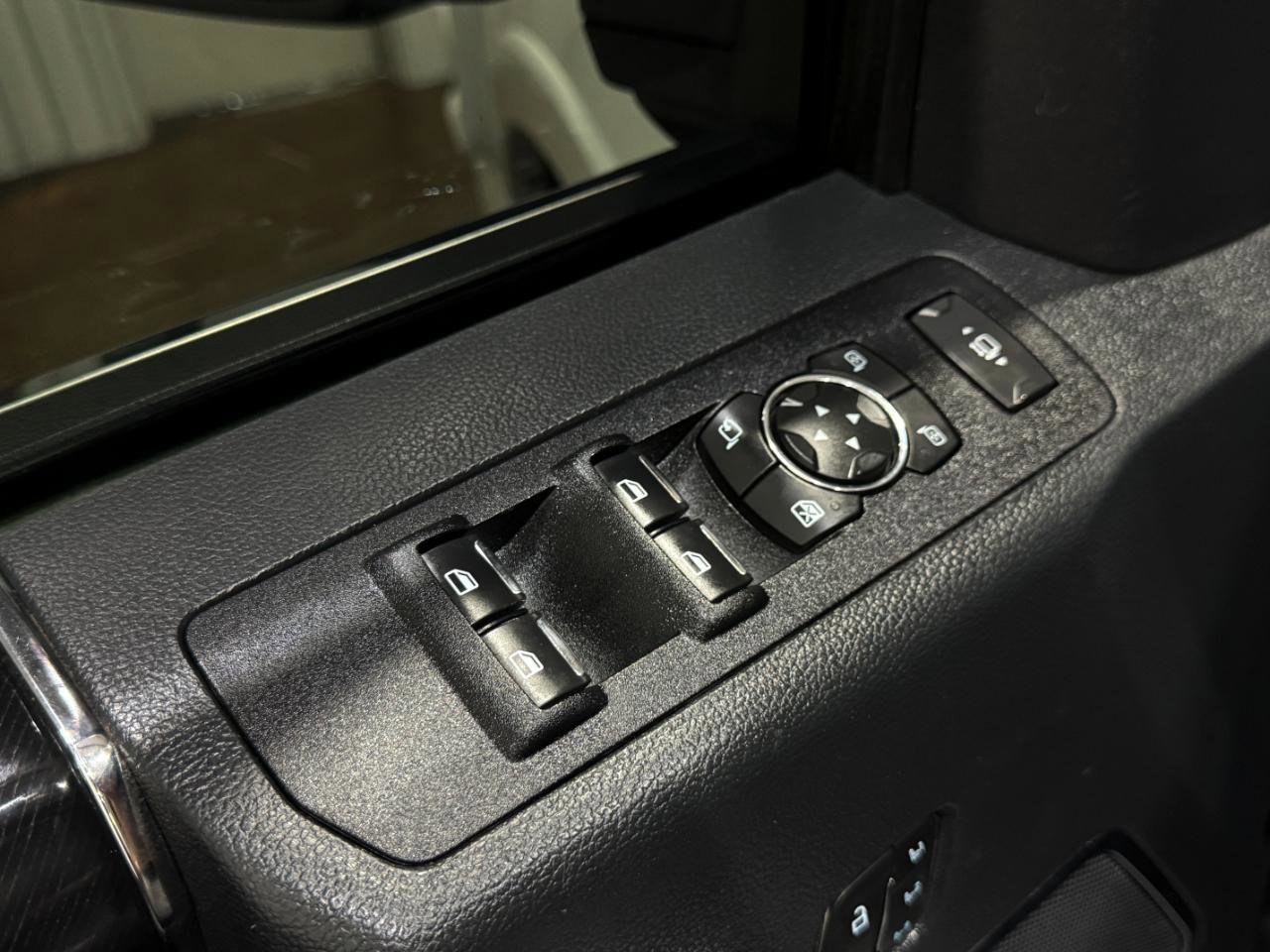 Used 2022 Ford F250 Platinum w/ Tremor Off-Road Package AWD/4WD image 30