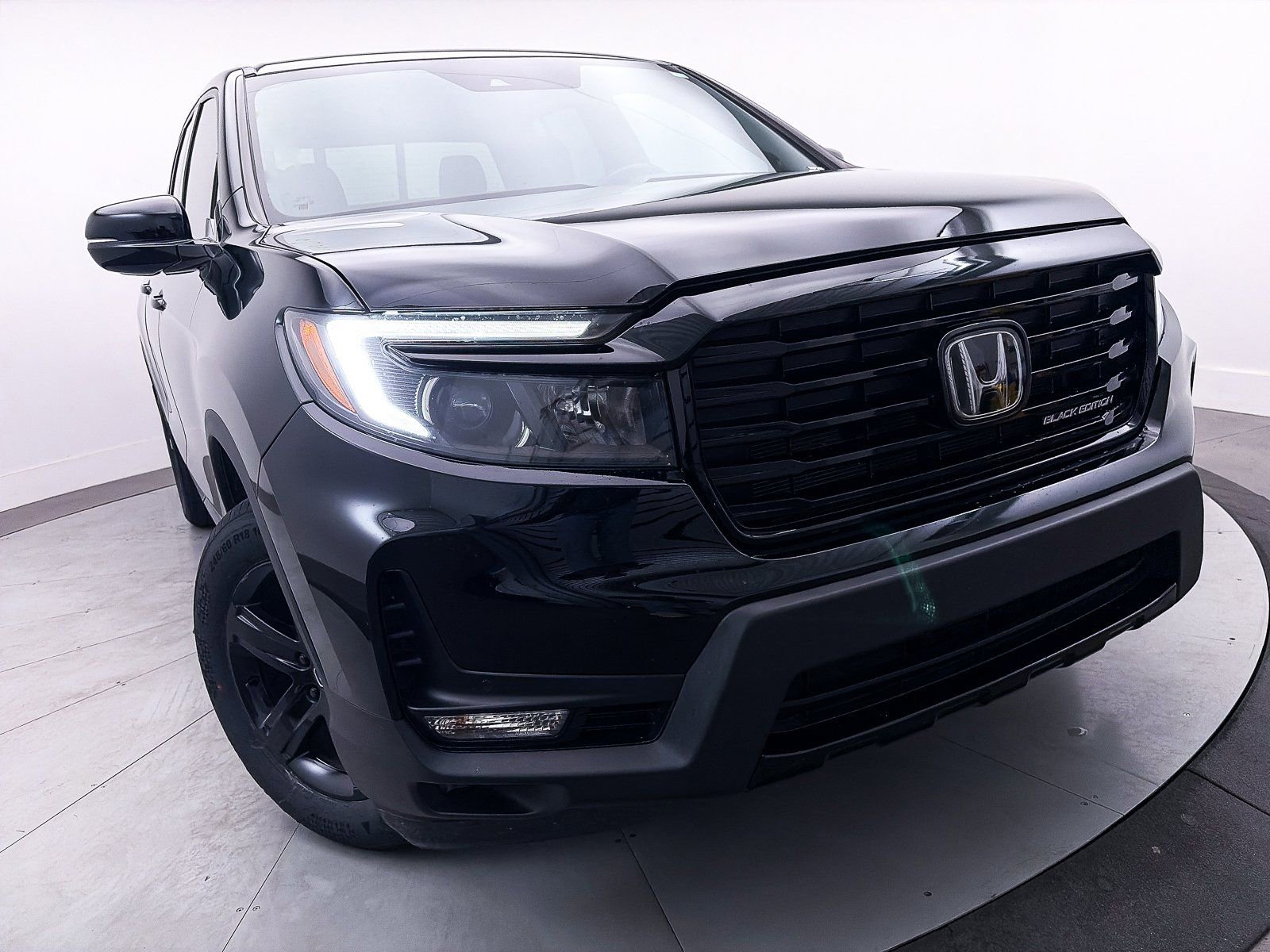 Used 2023 Honda Ridgeline Black Edition image 3