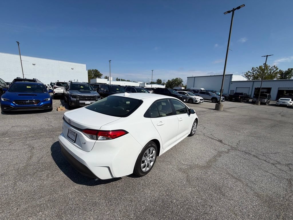 Used 2024 Toyota Corolla LE FWD image 6