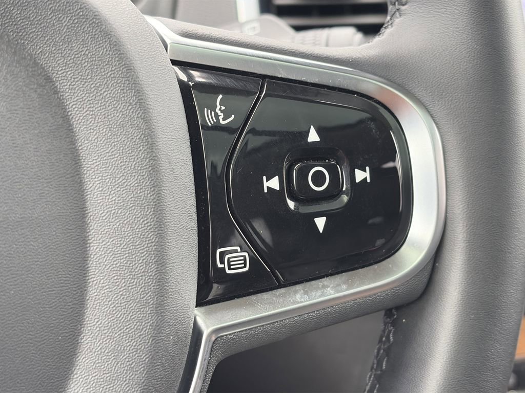 Used 2024 Volvo XC90 B5 Plus image 13