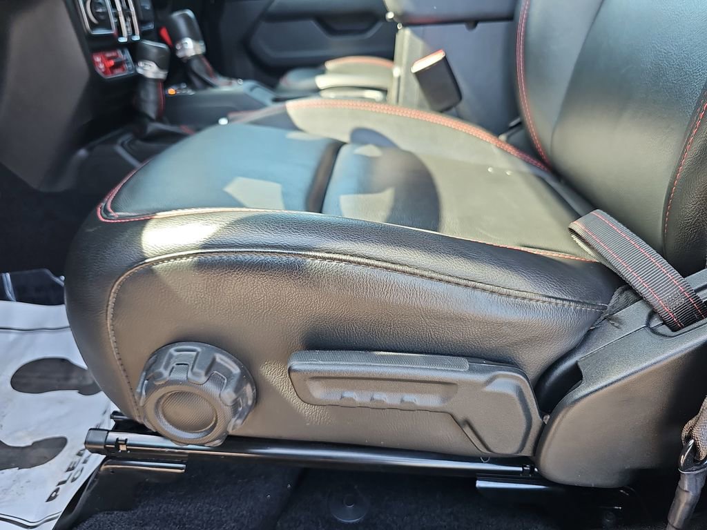 Used 2023 Jeep Wrangler Unlimited Rubicon w/ LED Lighting Group image 32