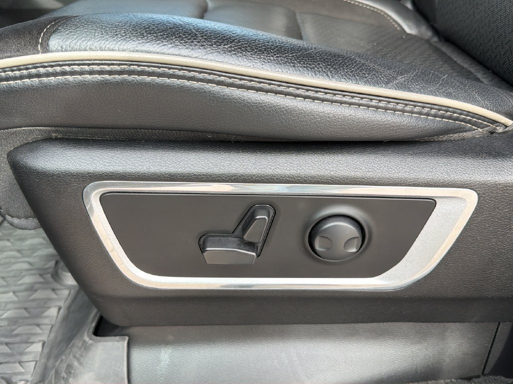 Used 2023 RAM 1500 Laramie AWD/4WD image 28