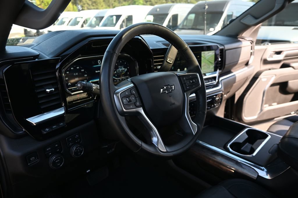 Used 2024 Chevrolet Silverado 2500 LTZ w/ LTZ Plus Package image 6