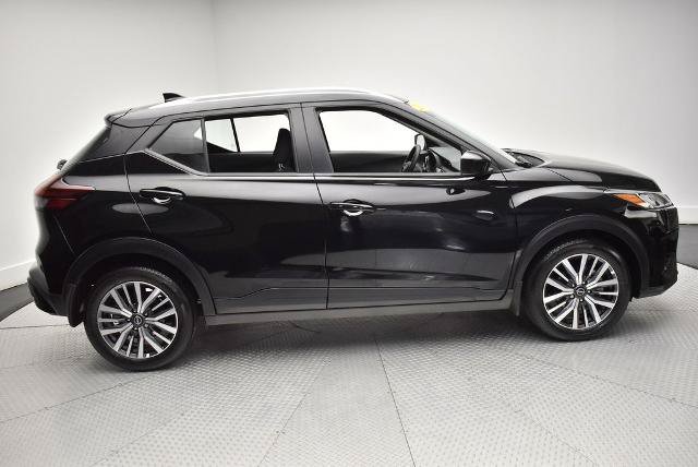 Certified 2024 Nissan Kicks SV FWD image 4