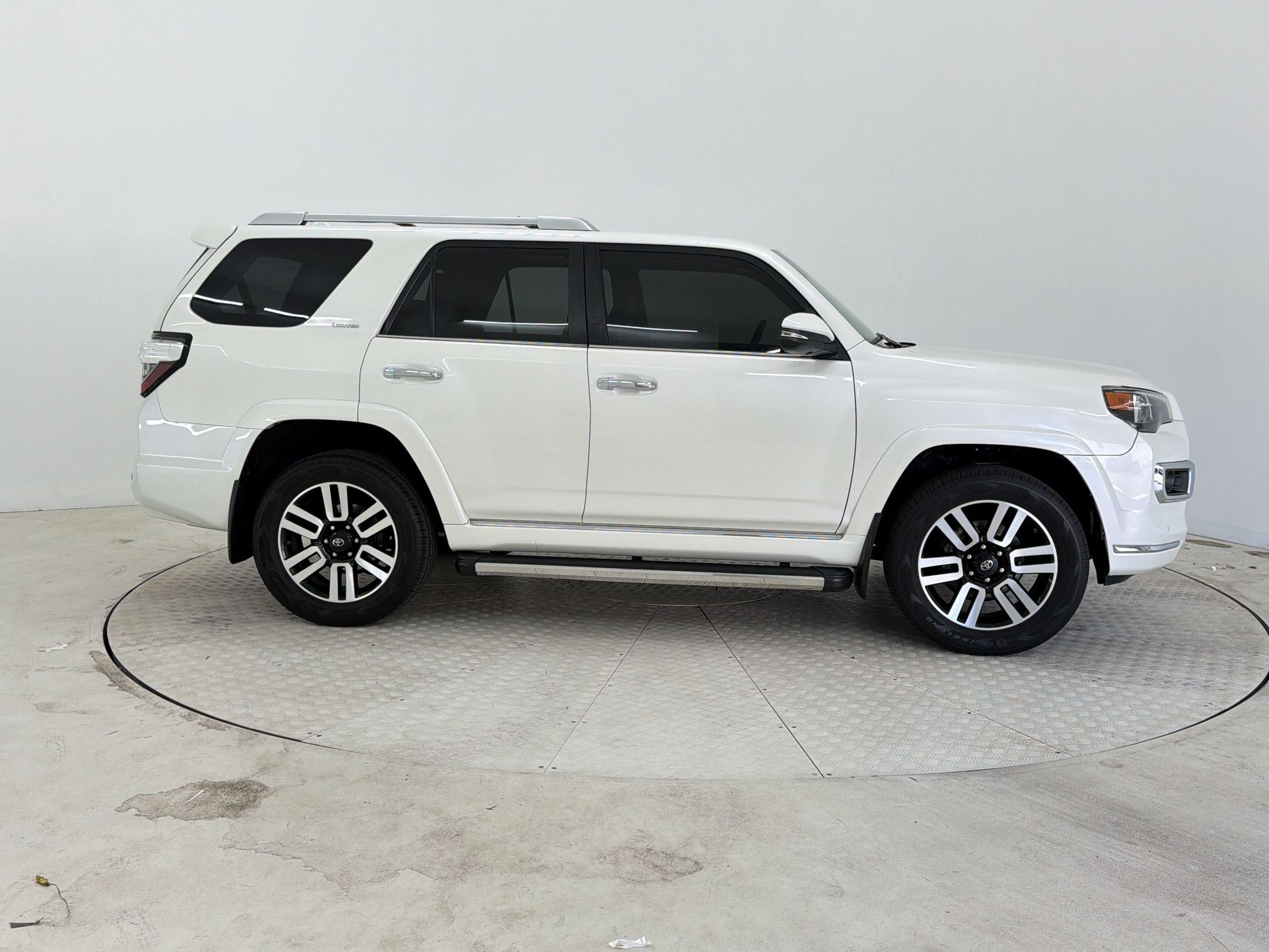 Used 2019 Toyota 4Runner Limited AWD/4WD image 8