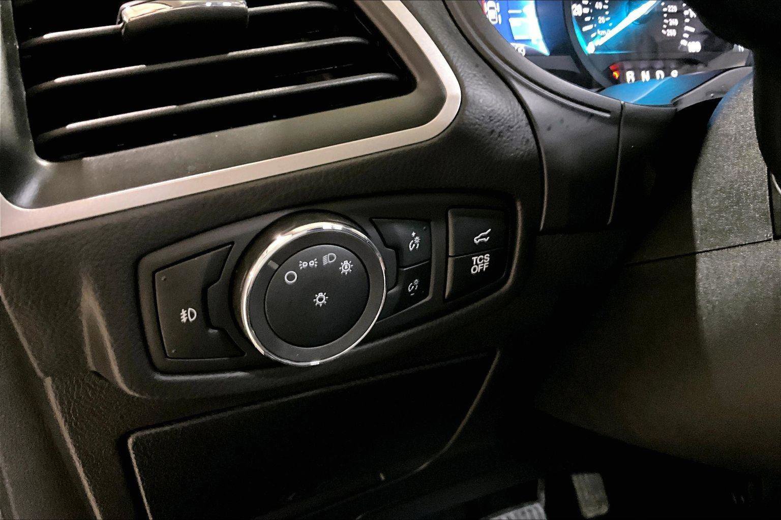 Used 2024 Ford Edge SEL w/ Convenience Package image 36