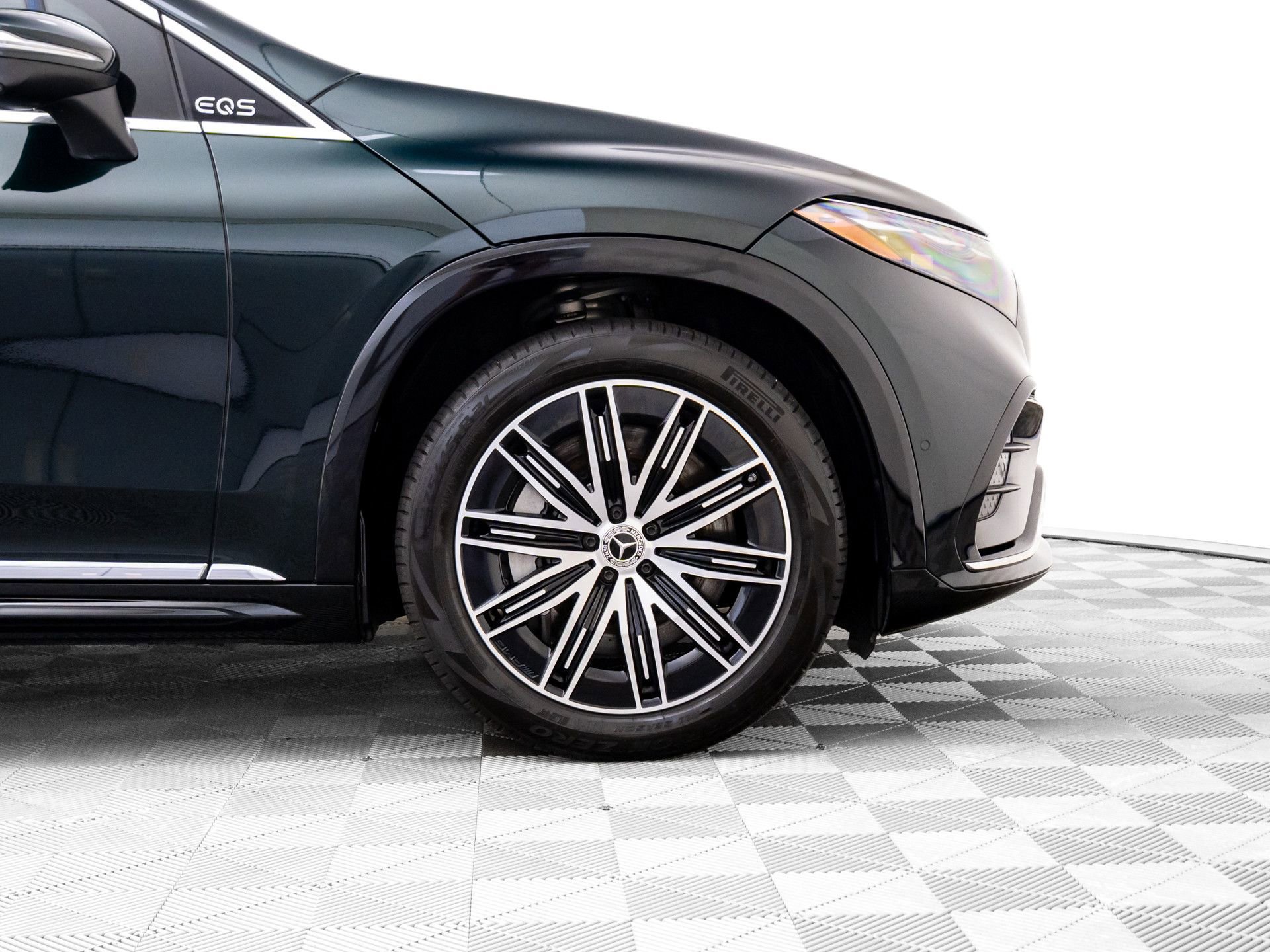 Certified 2023 Mercedes-Benz EQS 580 4MATIC SUV image 37