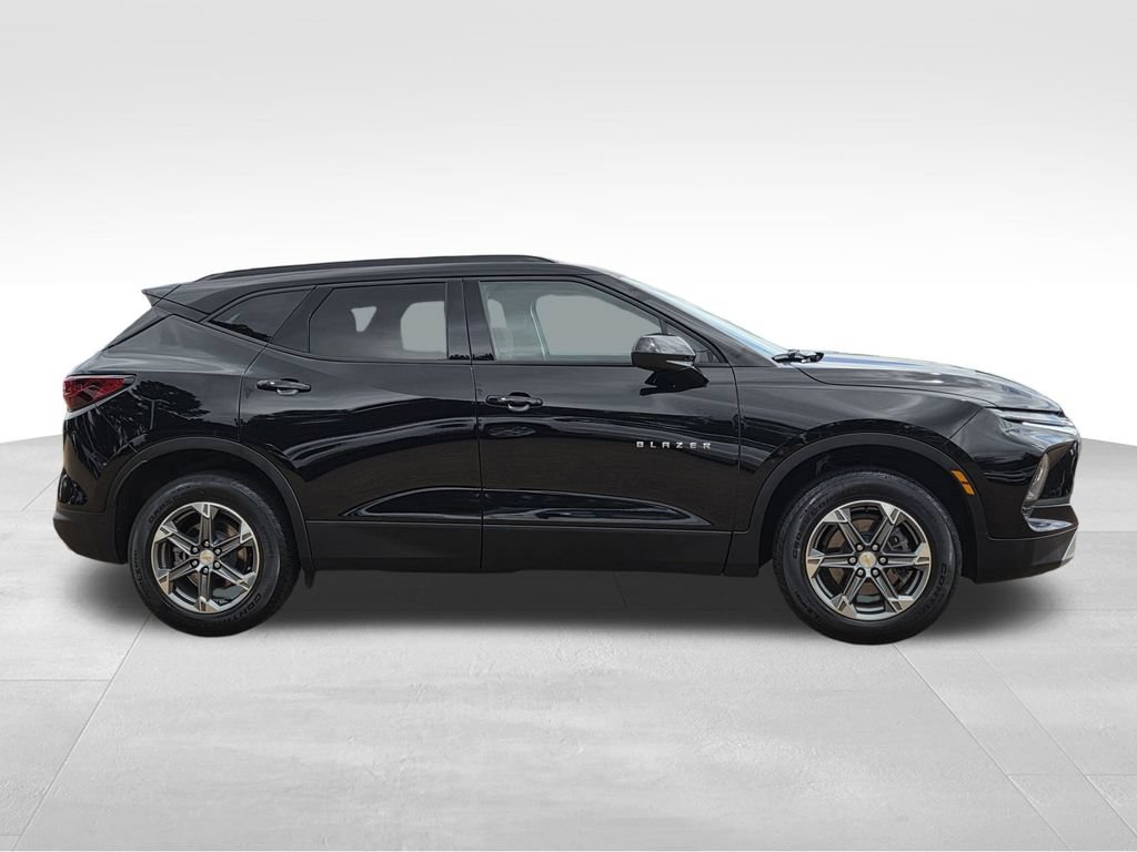 Used 2024 Chevrolet Blazer LT w/ Convenience Package FWD image 5