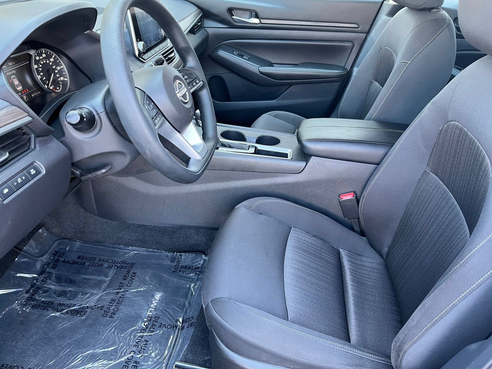 Used 2025 Nissan Altima 2.5 SV FWD image 30