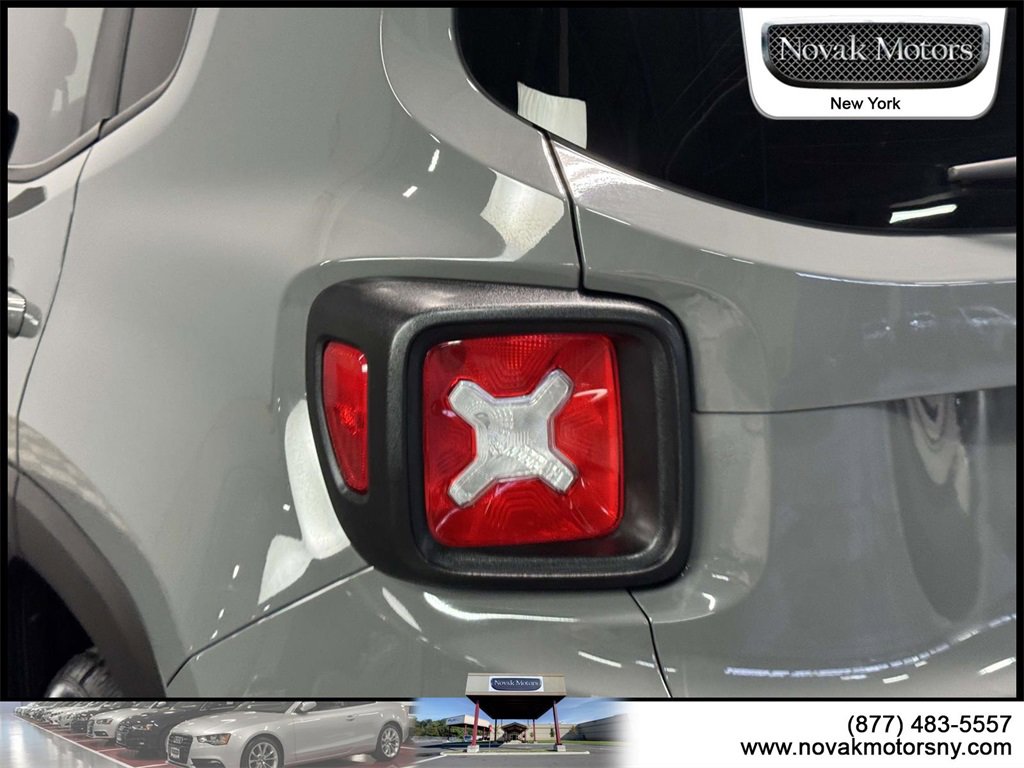 Used 2022 Jeep Renegade Latitude image 8