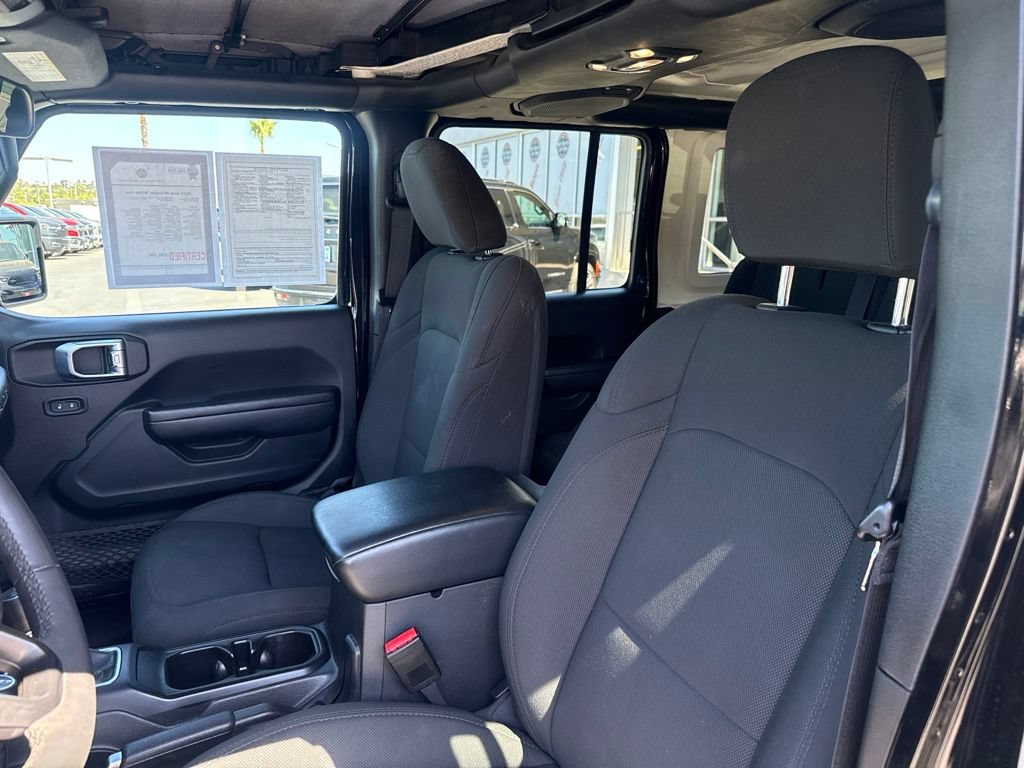 Used 2023 Jeep Wrangler Unlimited AWD/4WD image 17