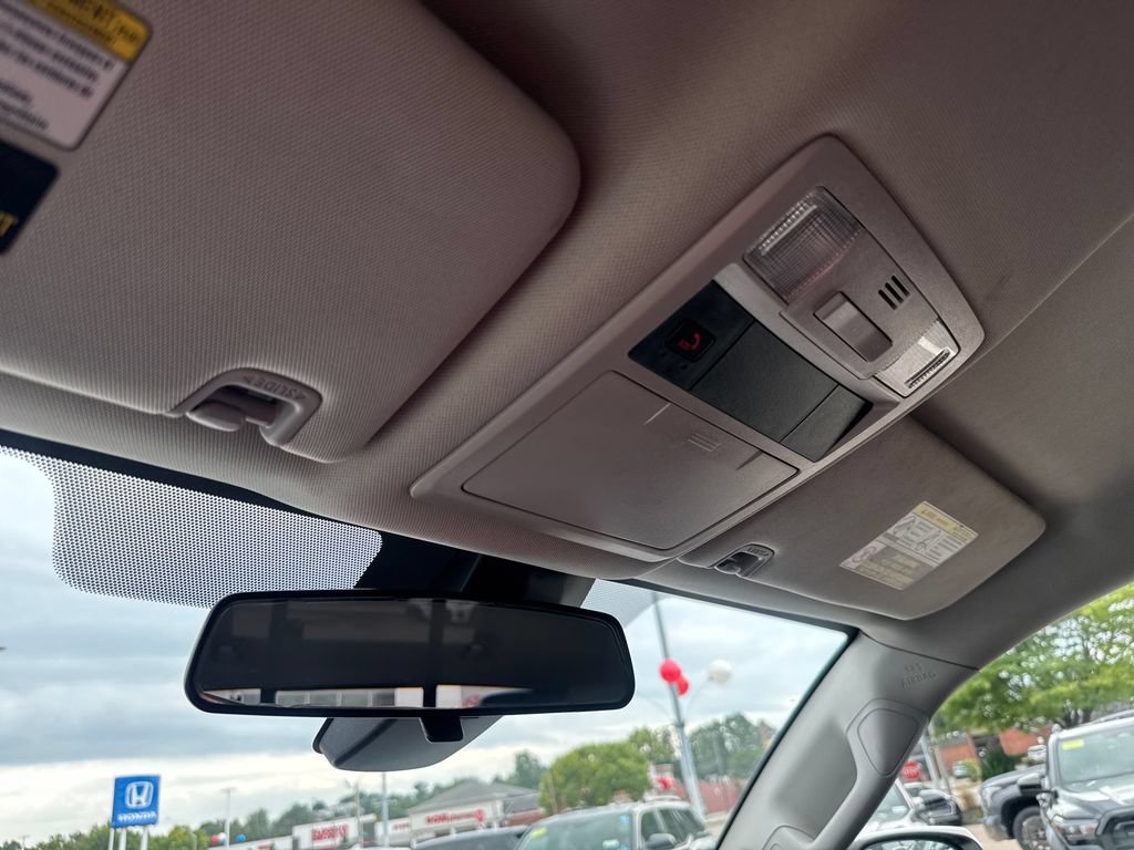 Used 2022 Toyota Tacoma SR5 RWD image 30