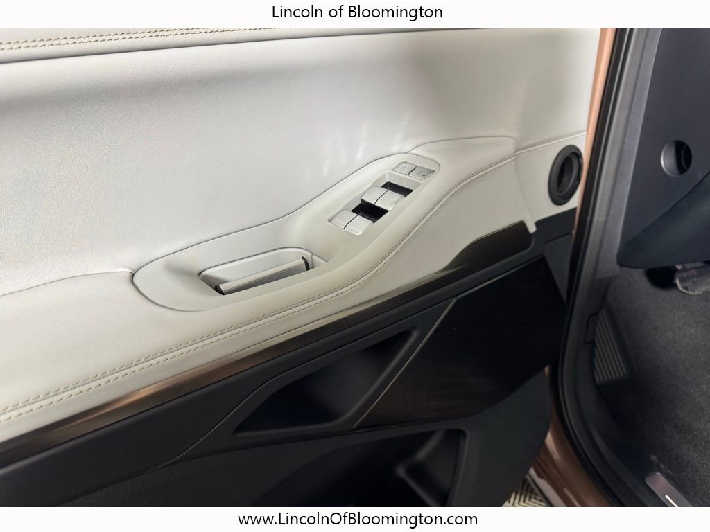 New 2025 Lincoln Navigator L Black Label image 17