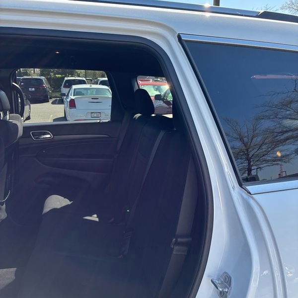 Used 2016 Jeep Grand Cherokee Laredo w/ Quick Order Package 23E RWD image 11