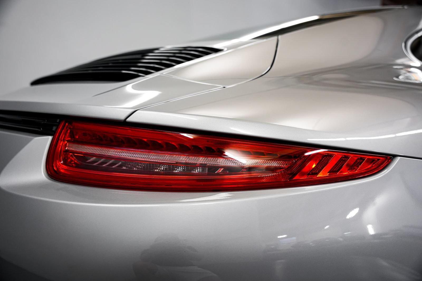 Used 2015 Porsche 911 Carrera GTS RWD image 38