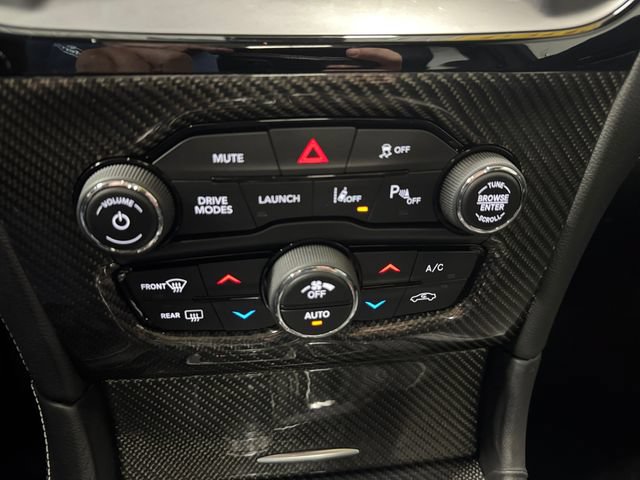 Used 2023 Chrysler 300 C RWD image 3