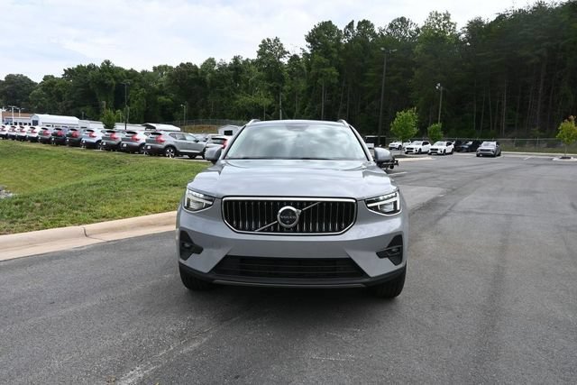 Used 2024 Volvo XC40 B5 Plus w/ Protection Package Premier AWD/4WD image 13