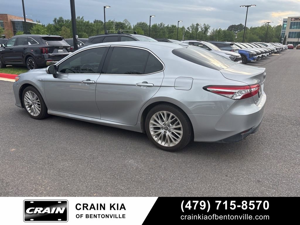 Used 2020 Toyota Camry XLE FWD image 4
