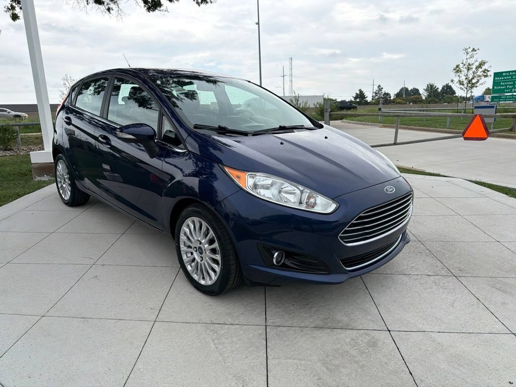 Used 2016 Ford Fiesta Titanium FWD image 2