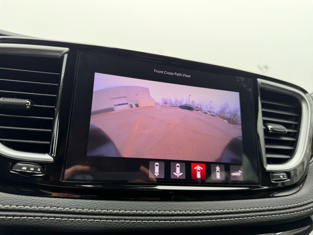 Used 2023 Chrysler Pacifica Limited image 21
