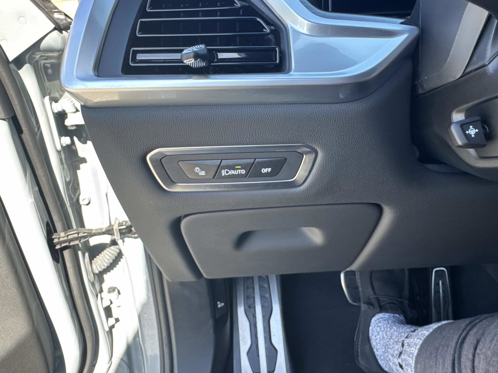 Used 2024 BMW X7 M60i image 32