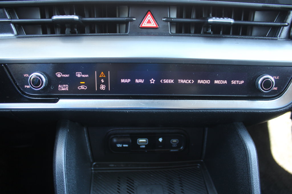 Certified 2025 Kia Sportage EX FWD image 38