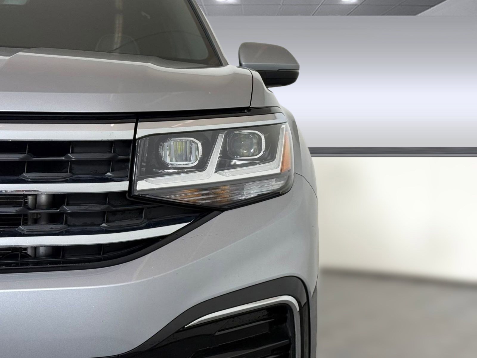 Used 2023 Volkswagen Atlas Cross Sport SEL Premium R-Line AWD/4WD image 11