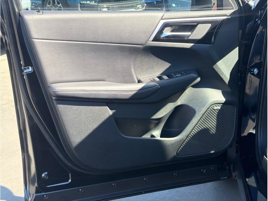 New 2026 Mitsubishi Outlander SE FWD image 10