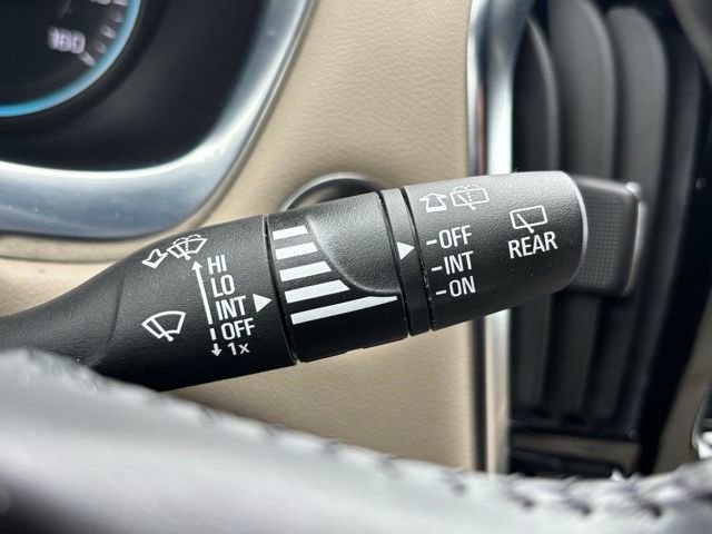 Used 2022 Chevrolet Traverse LT image 20