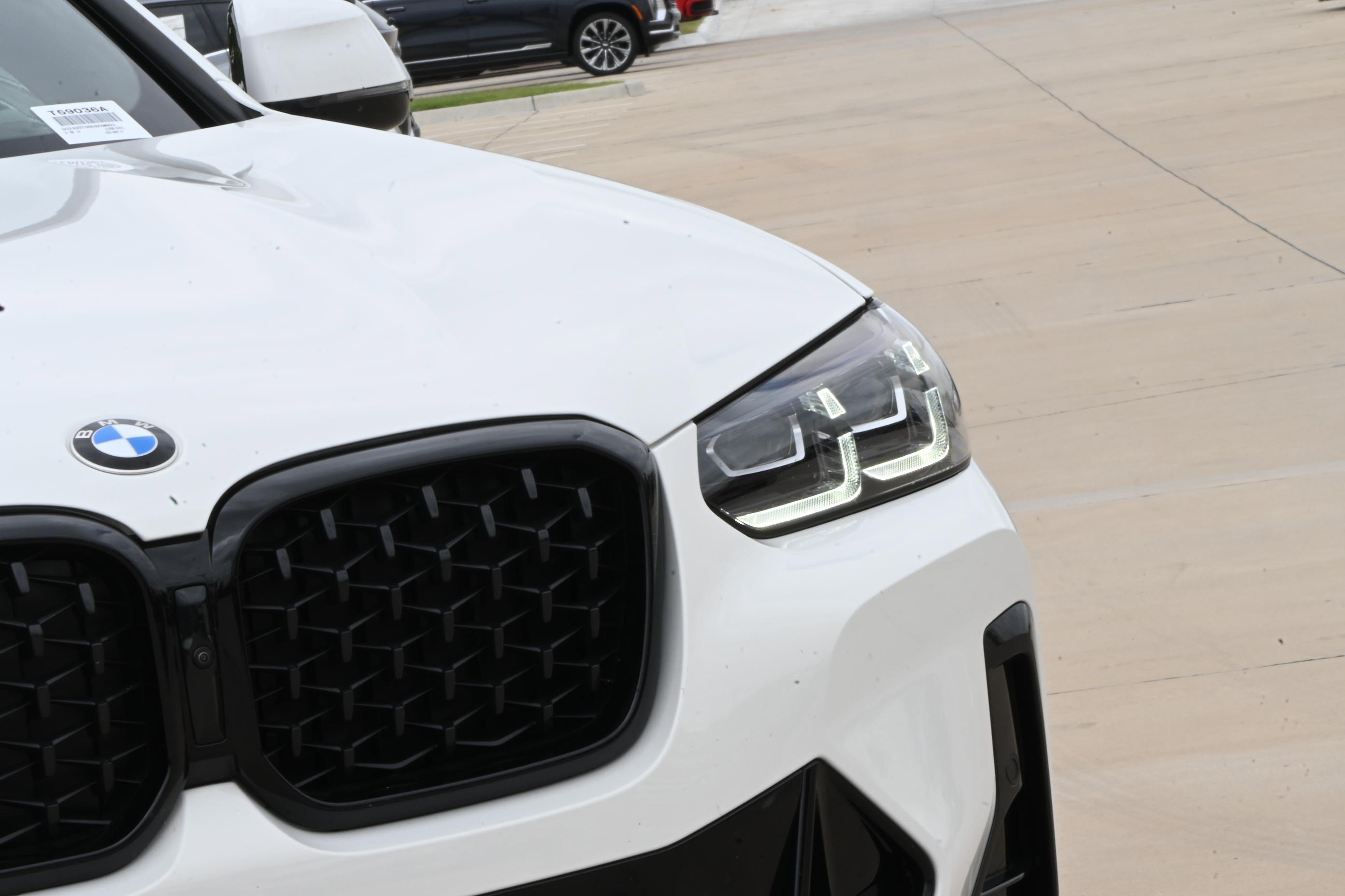 Certified 2025 BMW X4 xDrive30i w/ Premium Package AWD/4WD image 10