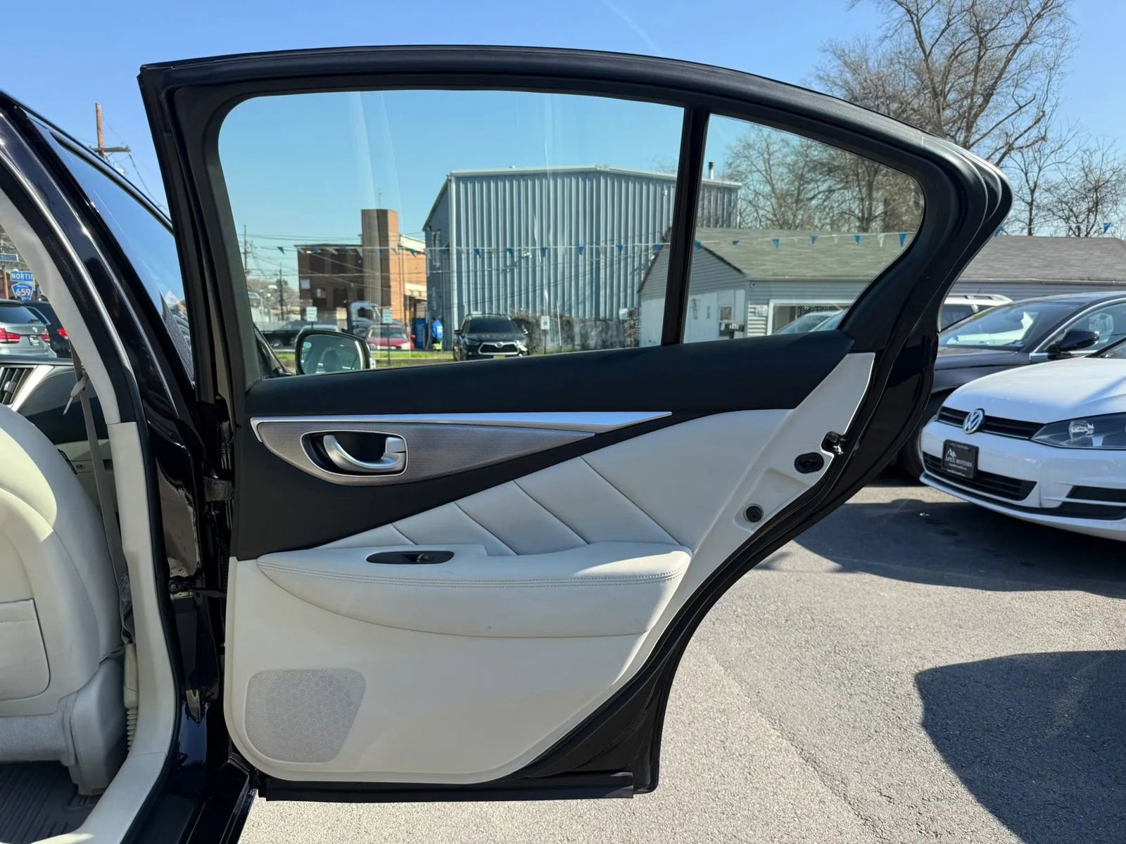 Used 2014 INFINITI Q50 2.0t w/ Moonroof Package AWD/4WD image 44