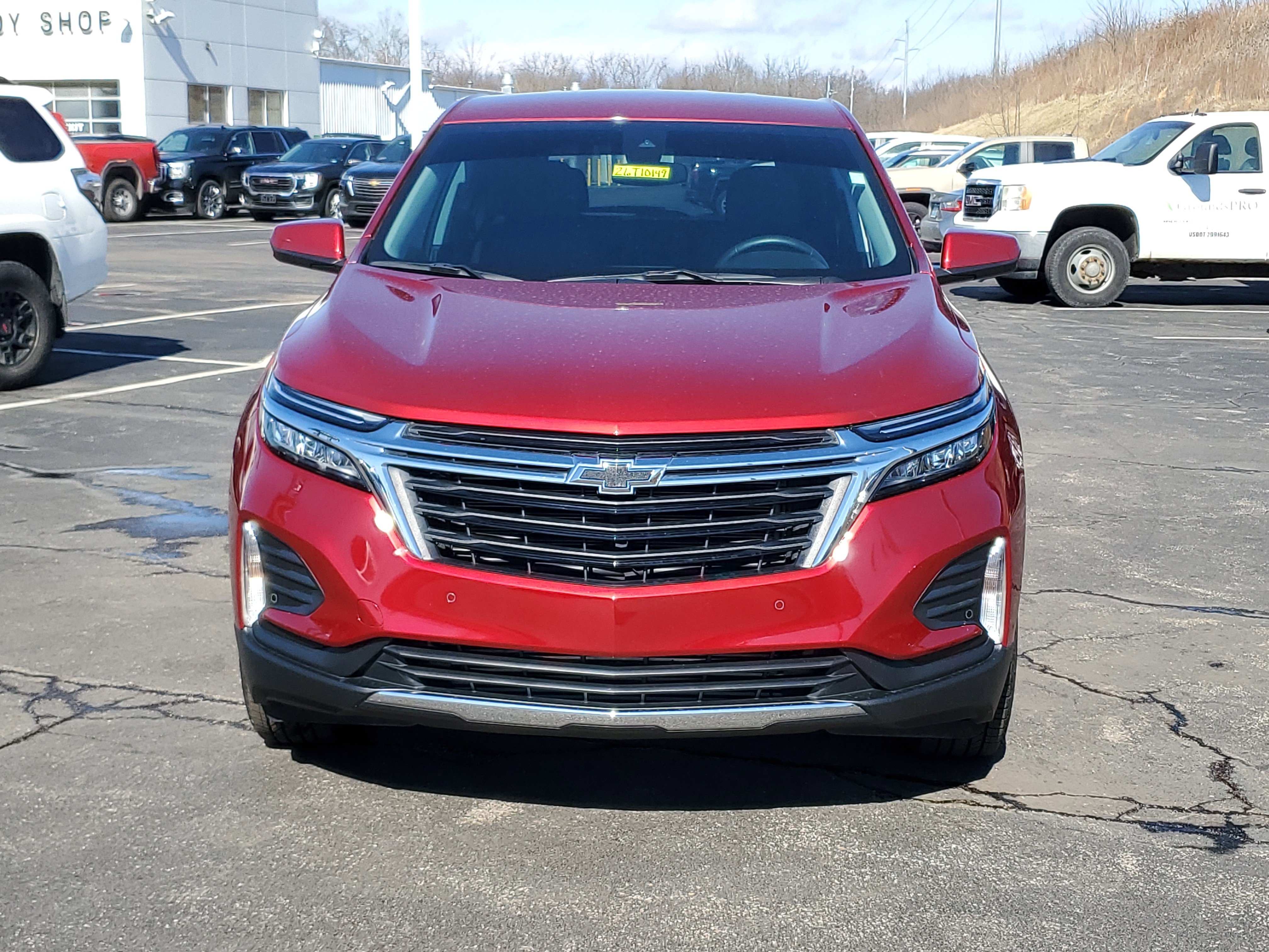 Used 2024 Chevrolet Equinox LT image 2