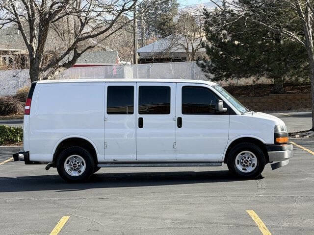 Used 2018 GMC Savana 2500 w/ Driver Convenience Package image 3