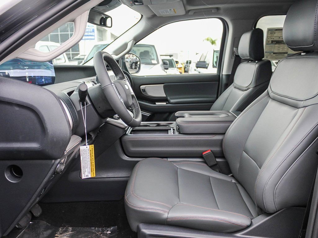 New 2025 Ford Expedition Active image 20