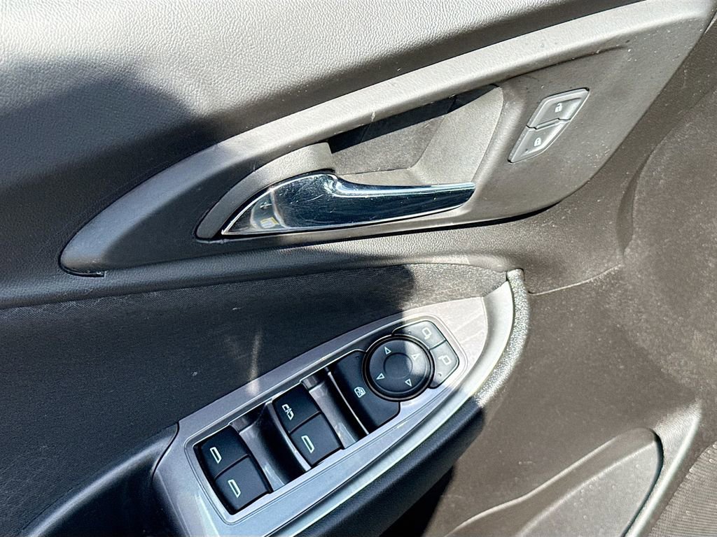 Used 2025 Chevrolet Malibu LT image 17