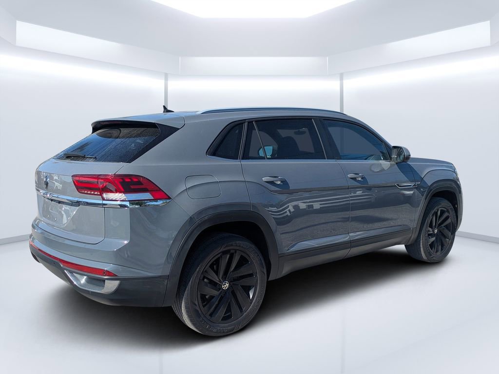 Used 2021 Volkswagen Atlas Cross Sport SE image 3