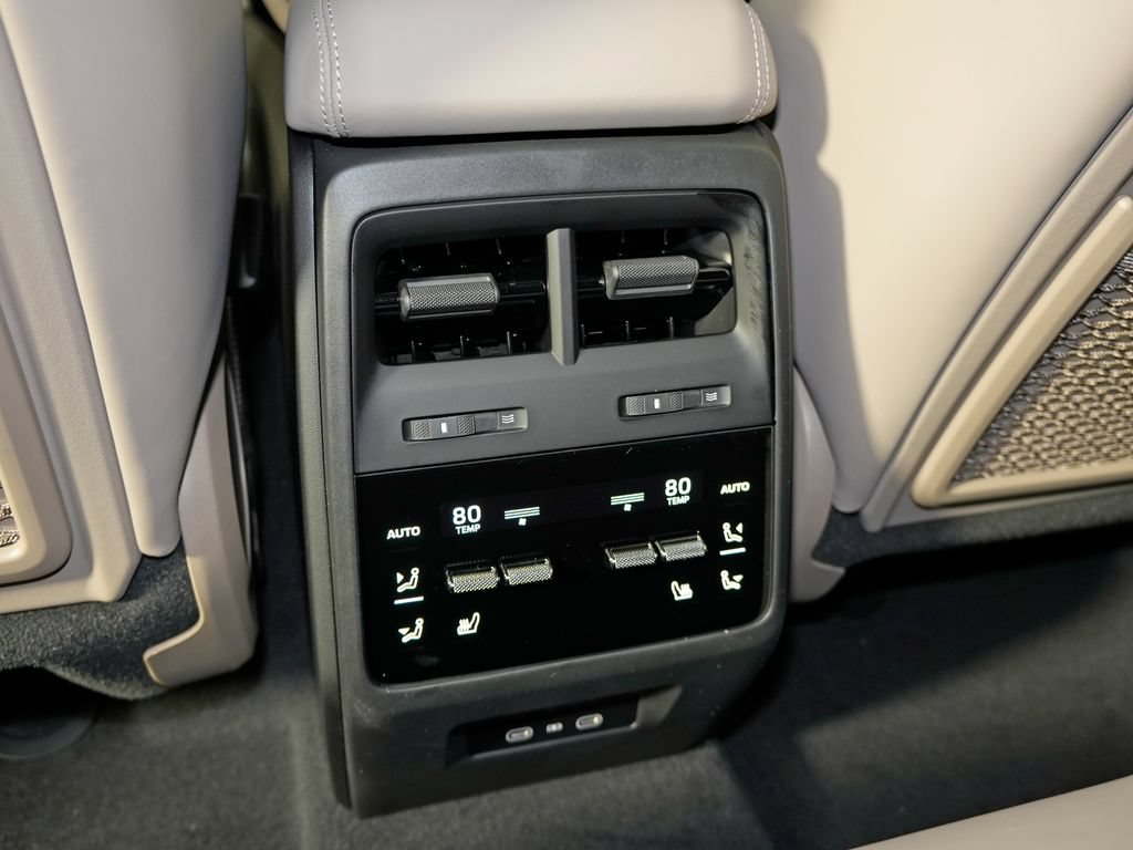 Certified 2026 Porsche Macan 4 Electric AWD/4WD image 36
