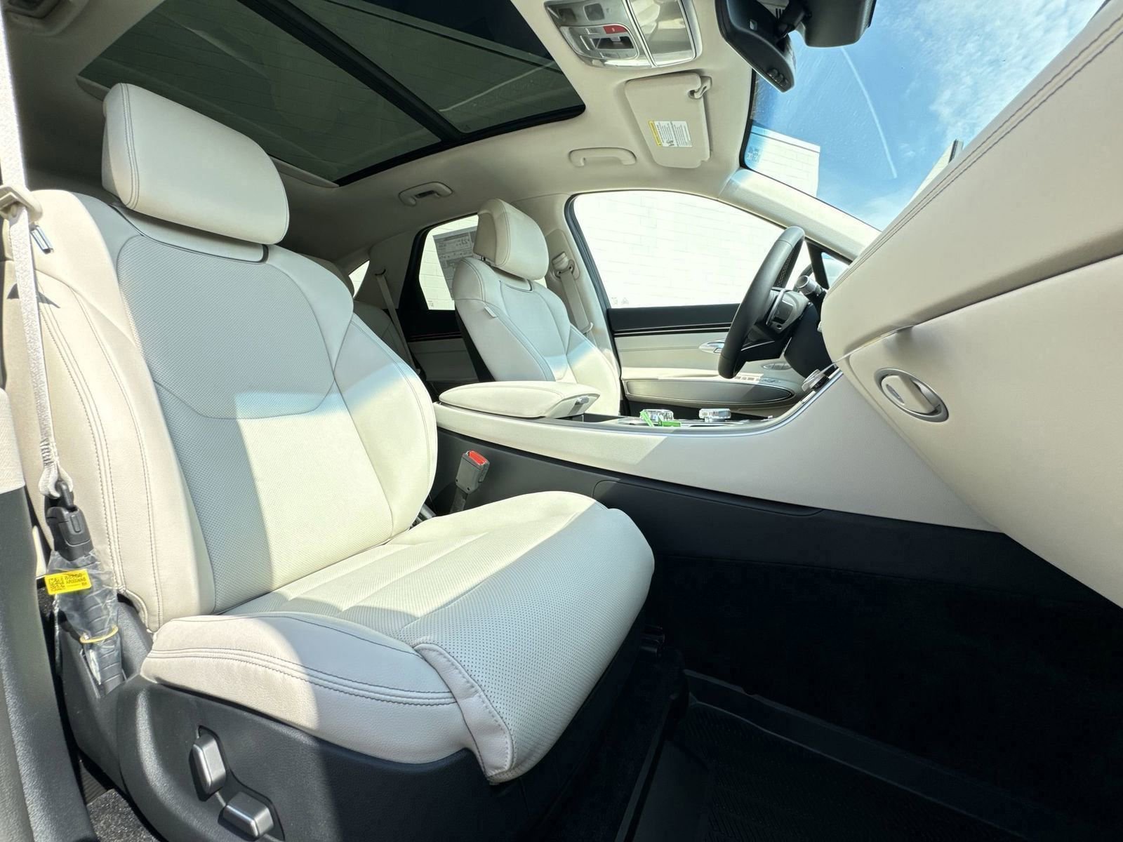 New 2026 Genesis GV70 2.5T Select AWD/4WD image 31