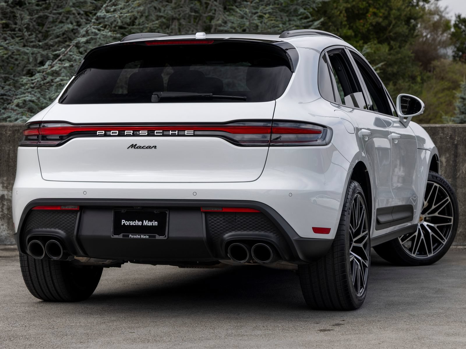 Certified 2026 Porsche Macan AWD/4WD image 11