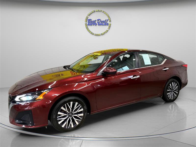 Used 2023 Nissan Altima 2.5 SV w/ SV Premium Package image 3