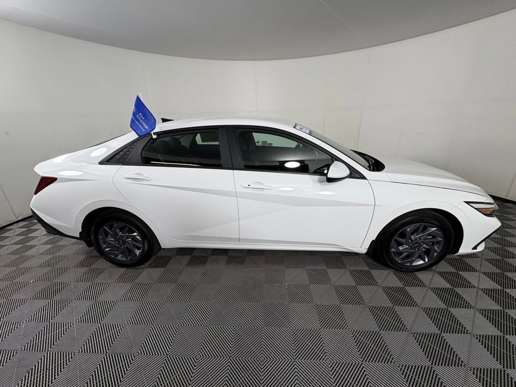 Used 2024 Hyundai Elantra SEL image 8