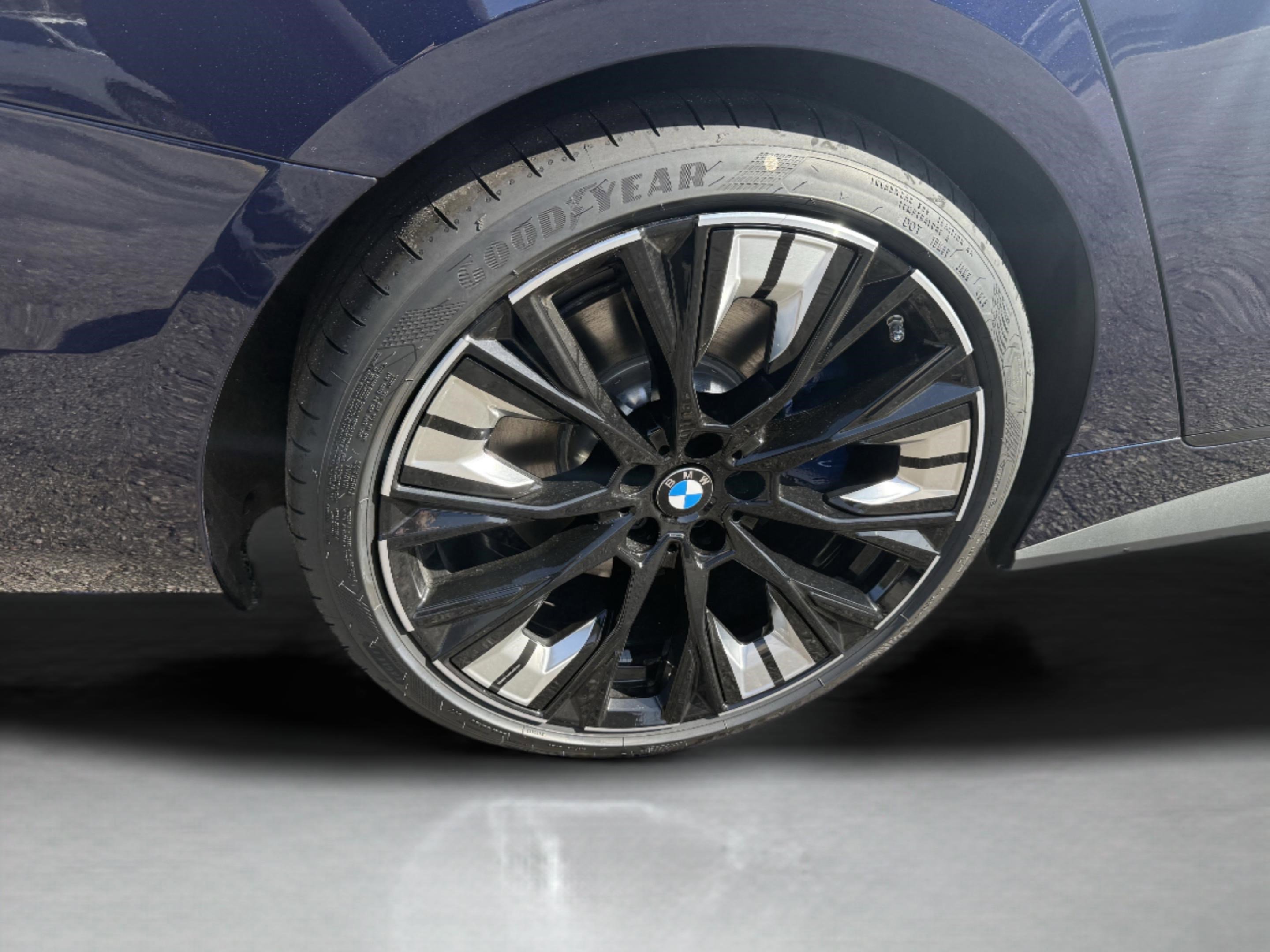 Used 2026 BMW M440i image 25