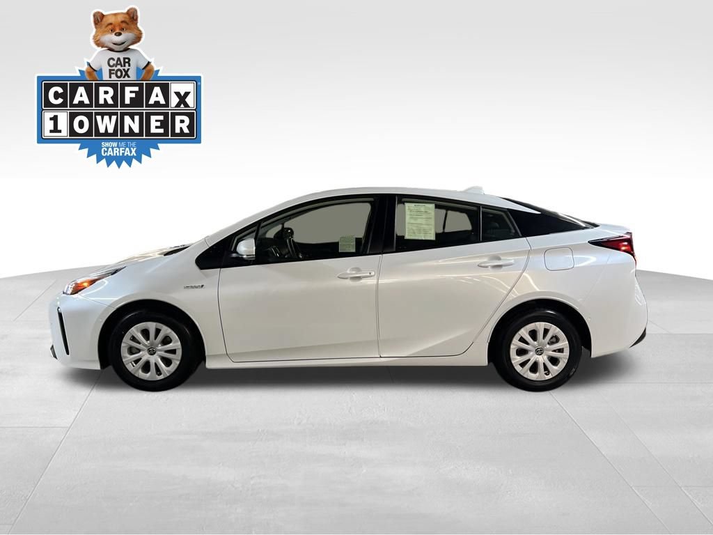 Certified 2022 Toyota Prius LE FWD image 2